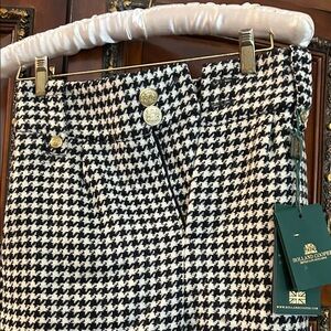 Houndstooth Trousers by Holland Cooper.  A classic for any wardrobe.  UK 8/US 4.
